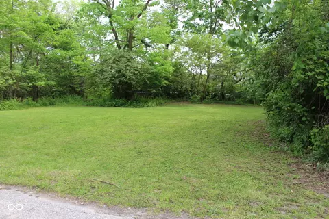 335 E Park St, Westfield, IN 46074