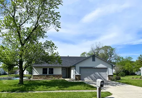 199 Fountain Lake Dr S, Shelbyville, IN 46176