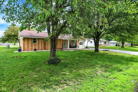 356 Daugherty St, Columbus, IN 47201 photo 2