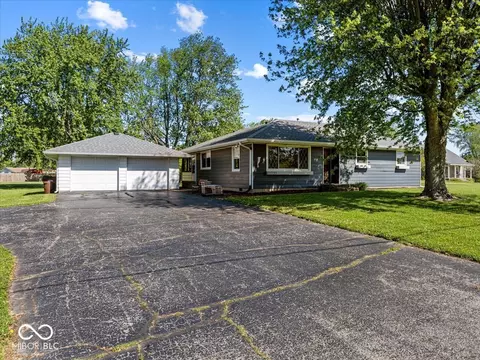 2233 S Miller Ave, Shelbyville, IN 46176