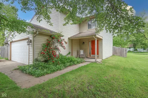 1452 Brookside Ct N, Columbus, IN 47201