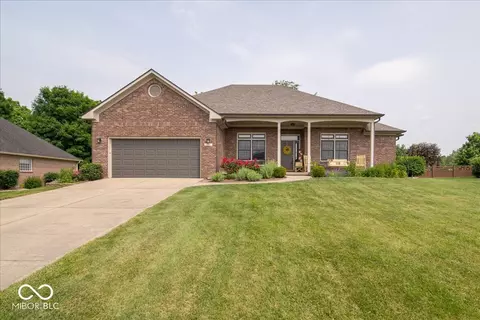 120 Wagon Trl, Mooresville, IN 46158