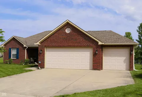 994 Youngs Creek Dr, Franklin, IN 46131