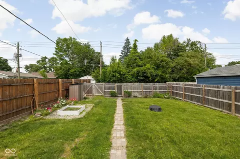 3916 E 10th St, Indianapolis, IN 46201 photo 23