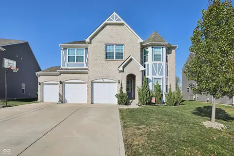 1664 Woodside Cir, Franklin, IN 46131
