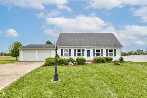 105 Plumlee Dr, Tipton, IN 46072
