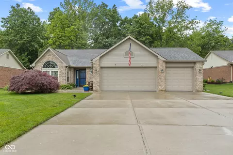 1124 Enchanted View Dr, Mooresville, IN 46158