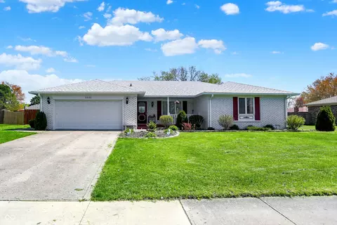 1111 Cambridge Dr, Greenwood, IN 46142