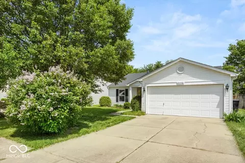 8446 S Paddleboat Ln, Pendleton, IN 46064 photo 1