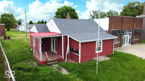 104 W Pearl St, Trafalgar, IN 46181