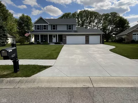 425 Bridgewater Ln S, Muncie, IN 47304