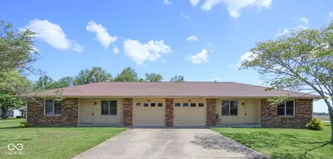 1367 Brookside Ct, Columbus, IN 47201