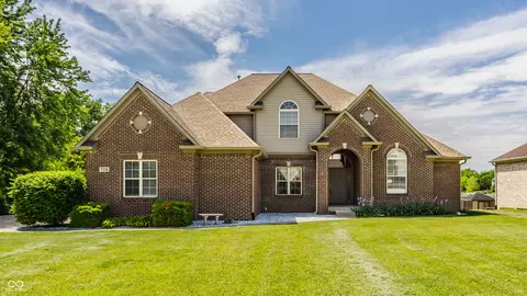 719 E New Rd, Greenfield, IN 46140