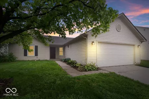 6011 Twyckenham Dr, Indianapolis, IN 46236