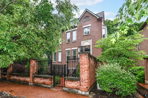 558 E Vermont St, Indianapolis, IN 46202