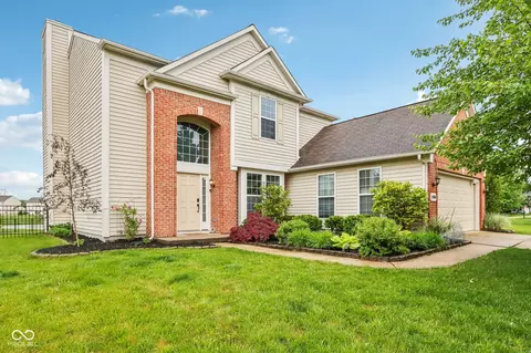 14036 Rayners Ln, Fishers, IN 46037