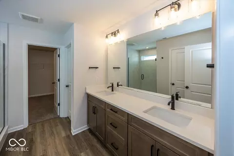 Bath - 6462 Stone Side Dr, Plainfield, IN 46168 photo 2 of 5