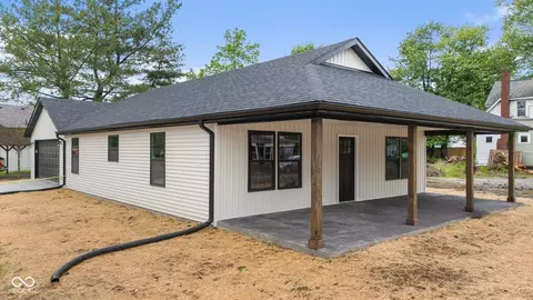 615 W Cherry St, Scottsburg, IN 47170