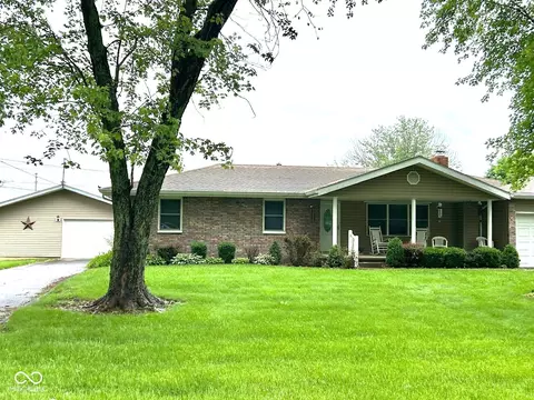 704 E Gatewood Dr, Westport, IN 47283