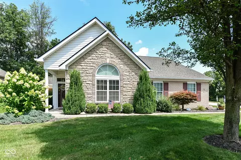 11692 Seven Oaks Dr, Fishers, IN 46038