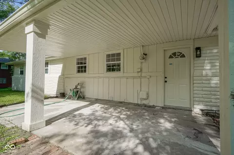Exterior - 678 N Pendleton Ave, Pendleton, IN 46064 photo 5 of 8