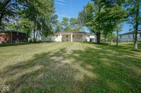 Exterior - 678 N Pendleton Ave, Pendleton, IN 46064 photo 7 of 8