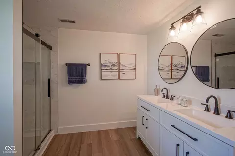 Bath - 678 N Pendleton Ave, Pendleton, IN 46064 photo 1 of 5