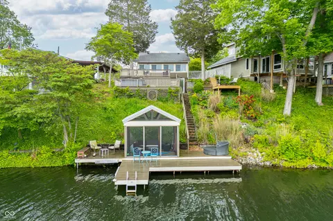 242 W Warford Dr, Princes Lakes, IN 46164