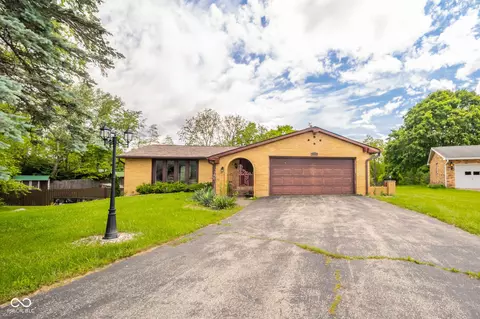 2544 N East Raintree Dr, New Castle, IN 47362