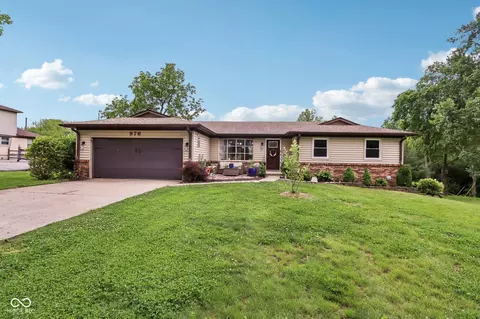 976 Santa Maria Dr, Greenwood, IN 46143
