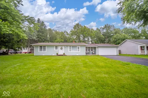 10097 N Balfer Dr E, Fortville, IN 46040