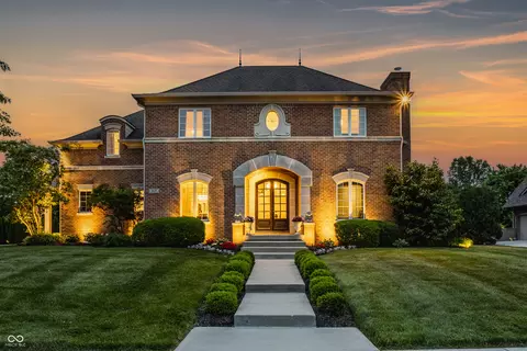 6639 E Deerfield Dr, Zionsville, IN 46077