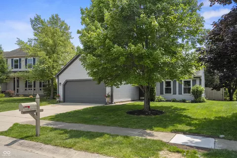17841 Grassy Knoll Dr, Westfield, IN 46074