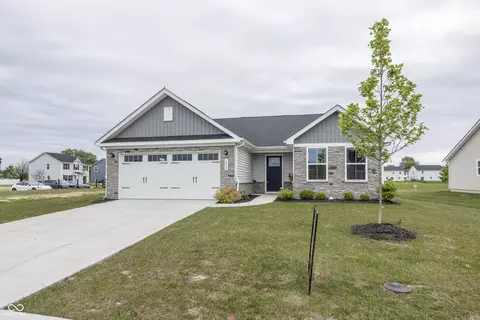 1863 River Birch Dr, Greenfield, IN 46140
