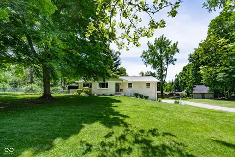 6799 Lakeshore Dr, Avon, IN 46123