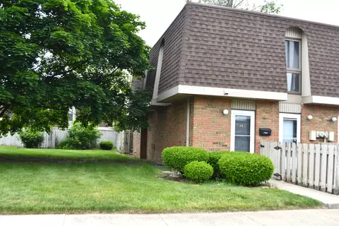 7443 Country Brook Dr, Indianapolis, IN 46260