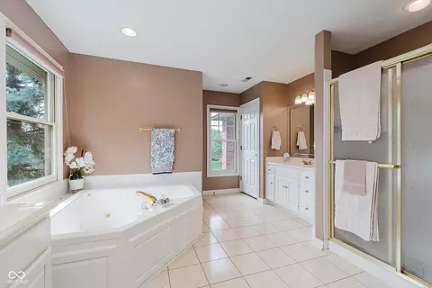 Bath - 5251 Apache Moon, Carmel, IN 46033 photo 2 of 6