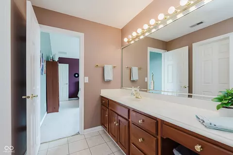 Bath - 5251 Apache Moon, Carmel, IN 46033 photo 4 of 6
