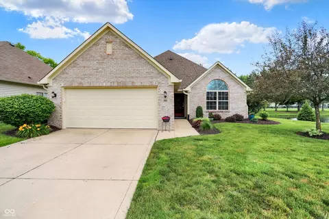 896 Fairfield Dr, Greenfield, IN 46140
