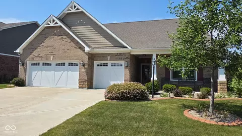 6184 Farlin Dr, Whitestown, IN 46075