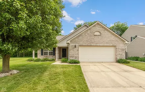 6369 Clary Ln, Greenwood, IN 46143