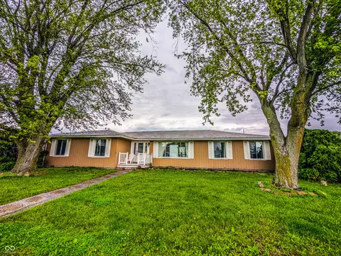 2612 E Michigantown Rd, Frankfort, IN 46041
