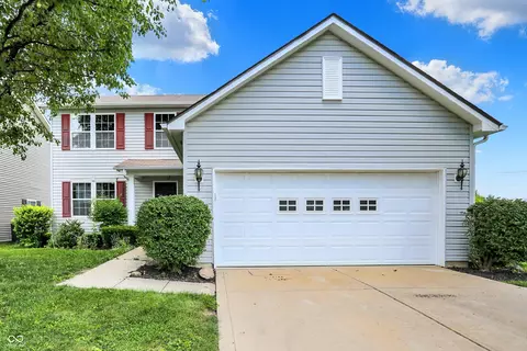 10722 Landsbrook Run N, Noblesville, IN 46060