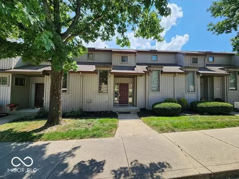 70 Lookout Ridge Dr, Columbus, IN 47201