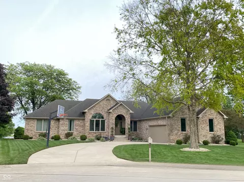 12231 Valley View Cir, Indianapolis, IN 46229
