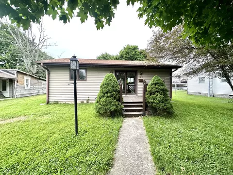 105 N Meridian St, Colfax, IN 46035