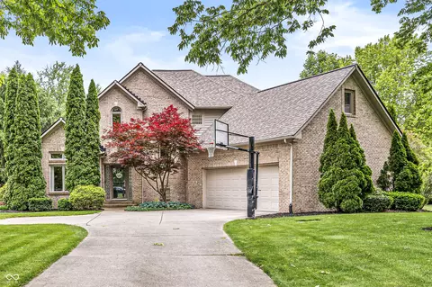 10697 Woodmont Ln, Fishers, IN 46037
