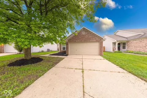 5633 Fox Glove Ln, Indianapolis, IN 46254