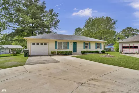 166 Schaefer Ct S, Hope, IN 47246 photo 2