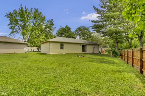 166 Schaefer Ct S, Hope, IN 47246 photo 4